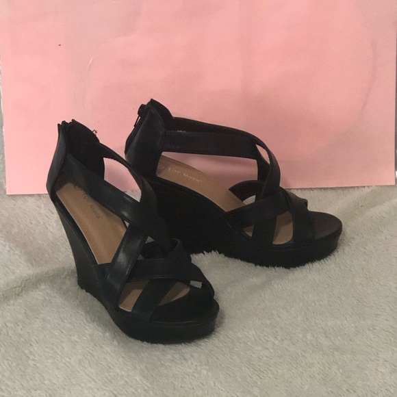LIQUIDATING Black Size 8 Platform Sandals TOP MODA Zippers - Picture 2 of 9
